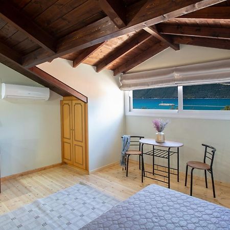 Dimitras Home Vasiliki  Luaran gambar