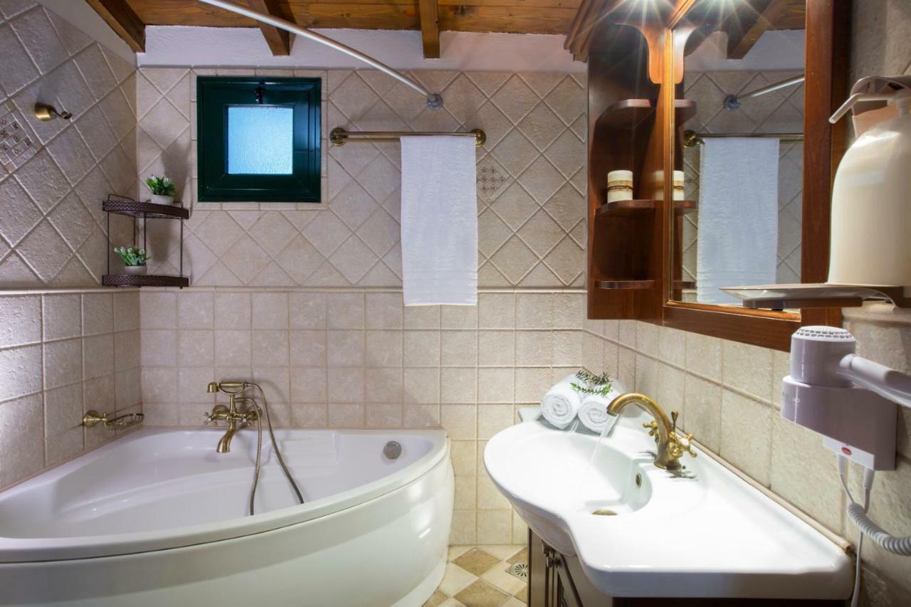 Dimitras Home Vasiliki  Luaran gambar