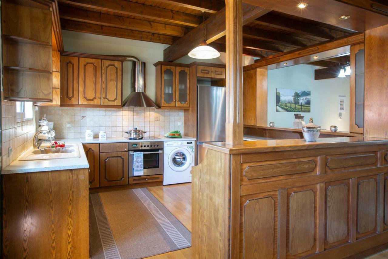 Dimitras Home Vasiliki  Luaran gambar